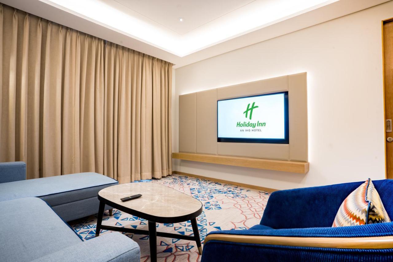 Holiday Inn Lucknow Airport By Ihg Exterior foto