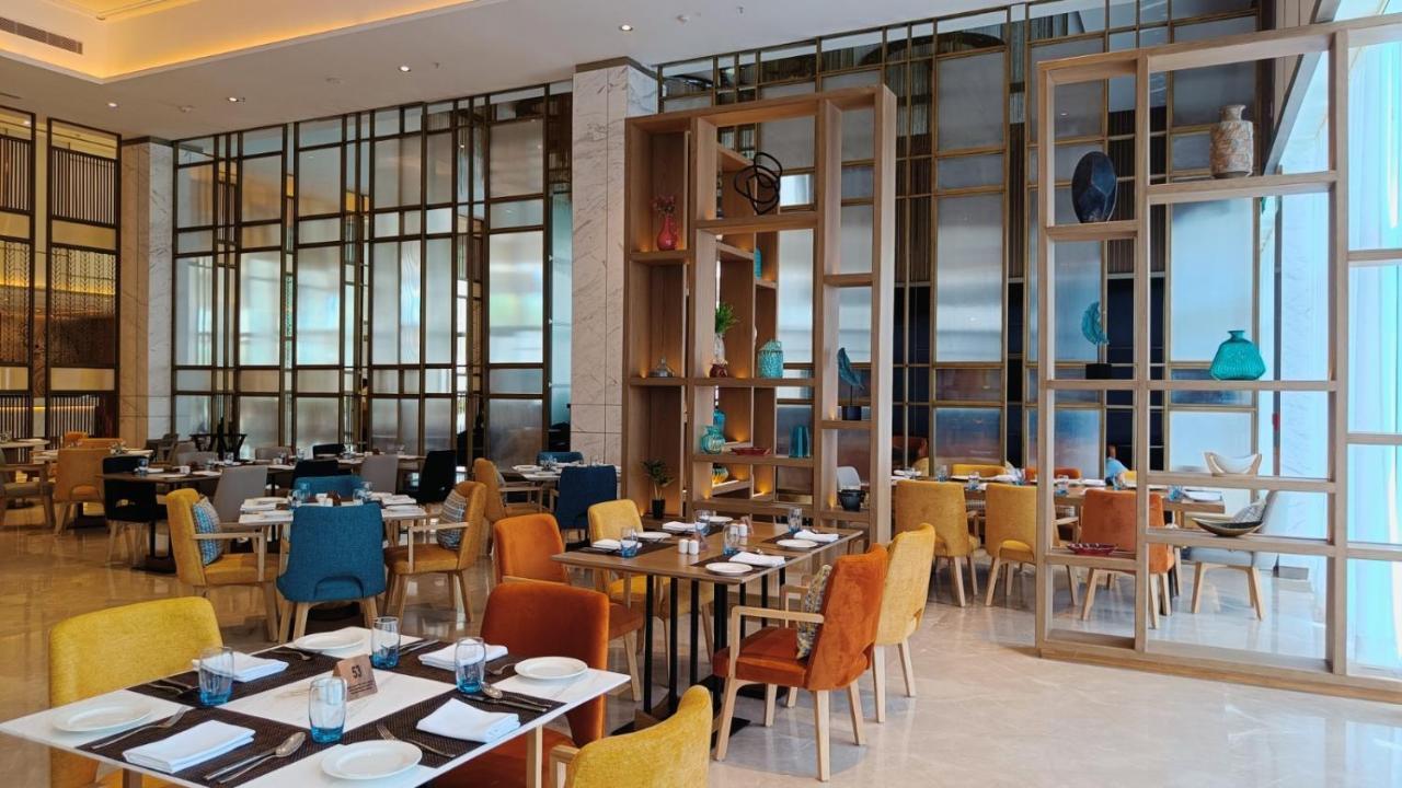 Holiday Inn Lucknow Airport By Ihg Exterior foto