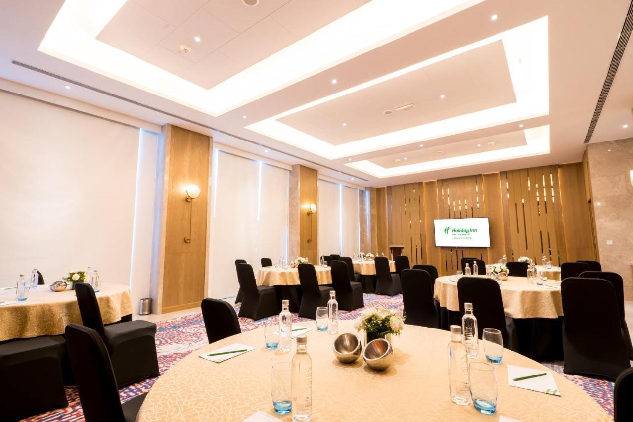 Holiday Inn Lucknow Airport By Ihg Exterior foto