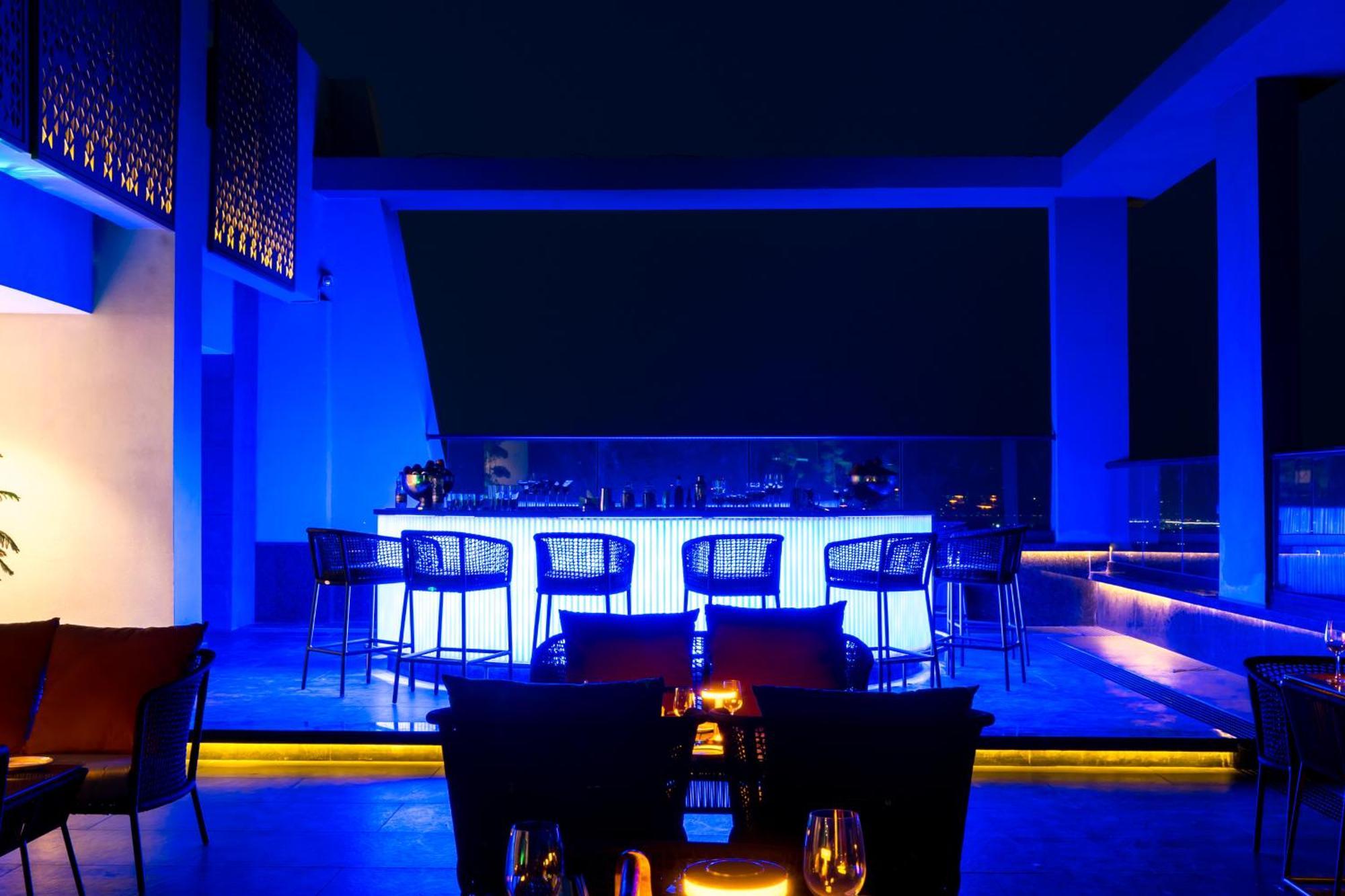 Holiday Inn Lucknow Airport By Ihg Exterior foto