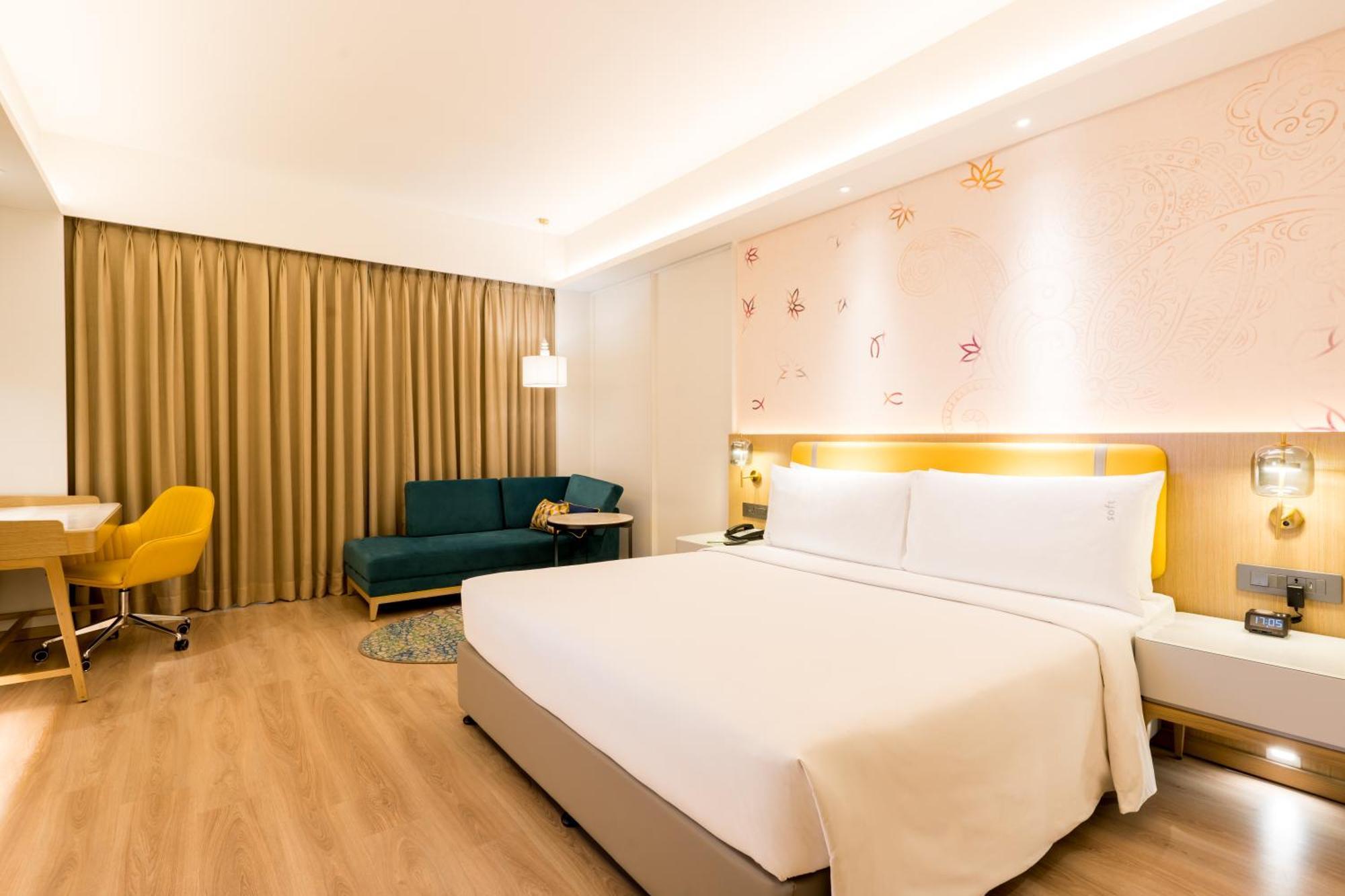 Holiday Inn Lucknow Airport By Ihg Exterior foto