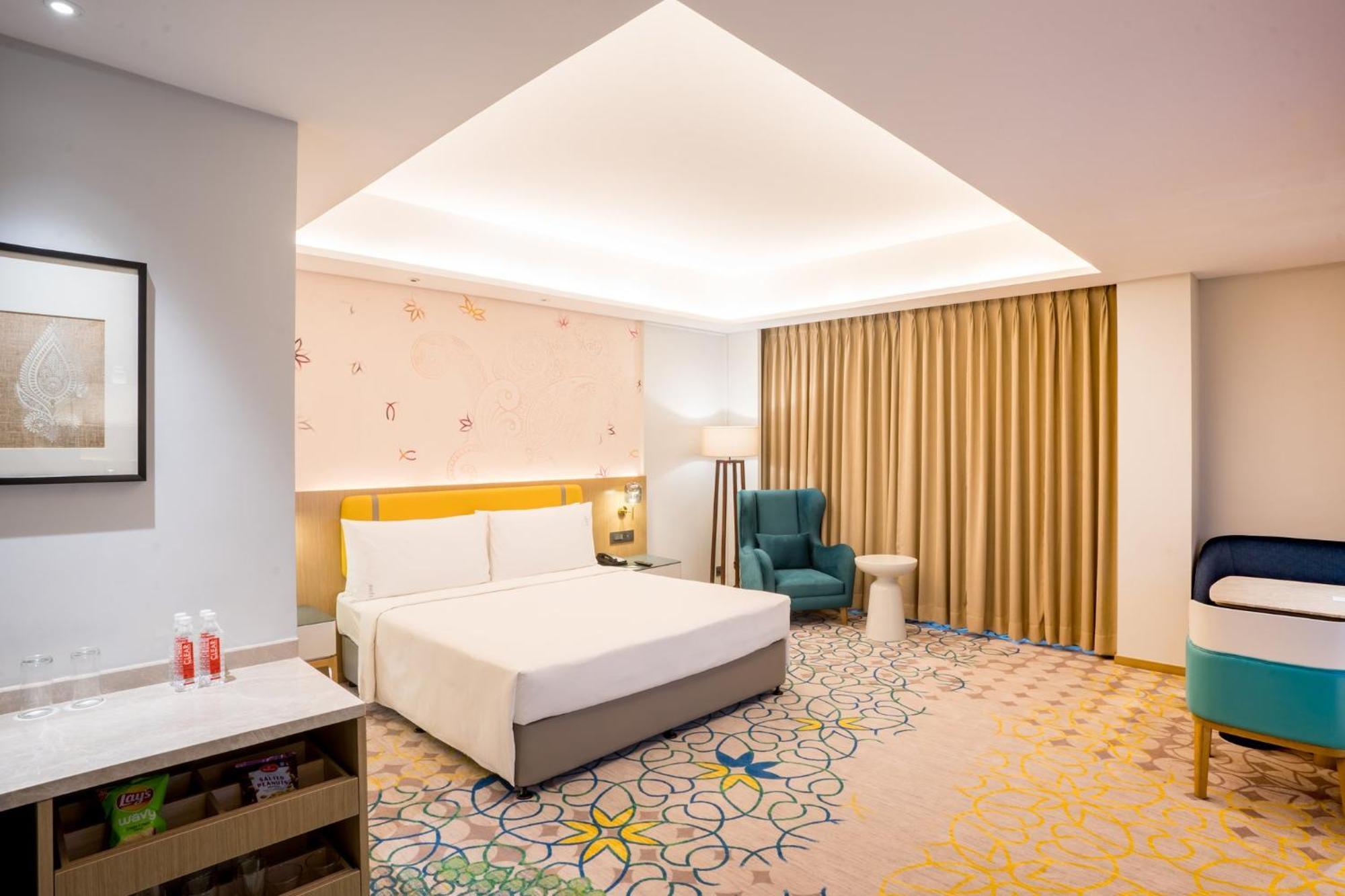 Holiday Inn Lucknow Airport By Ihg Exterior foto